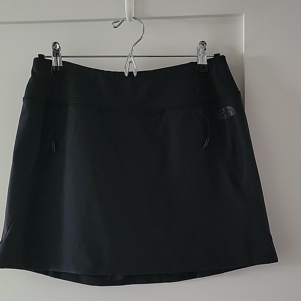 The North Face Women's Black Skort